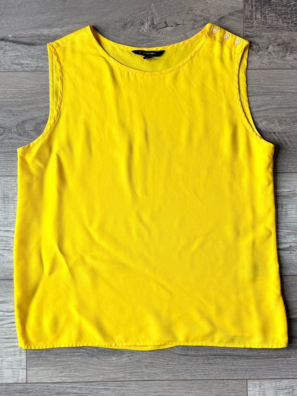 Banana Republic Yellow Rayon Shoulder Button Sleeveless Blouse Size S